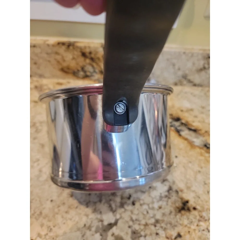 VTG T304 Lifetime 2 Quart Saucepan Stainless Steel w/Lid Approximately 7
